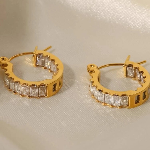 ◾️18K Gold Plated Marquis 3A CZ Crystal Hoop Earrings - Picture 13 of 13